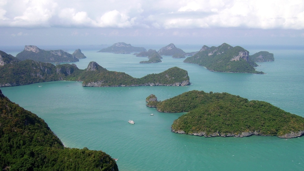 A beautiful archipelago with turquoise water.